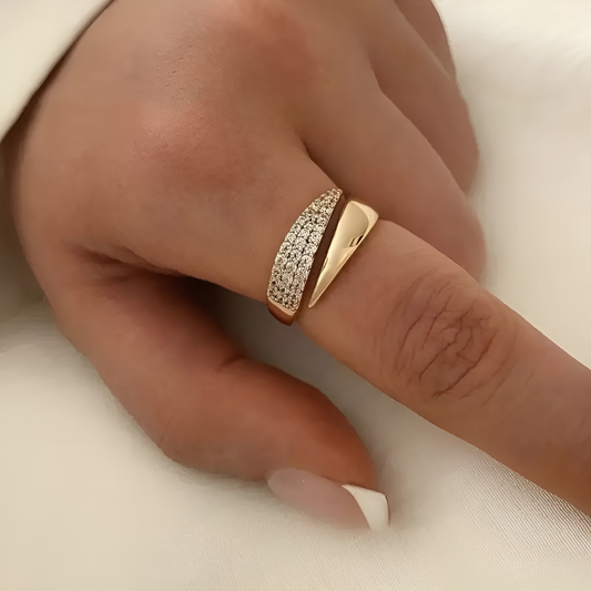 Julie™ | Elegant Haven Ring