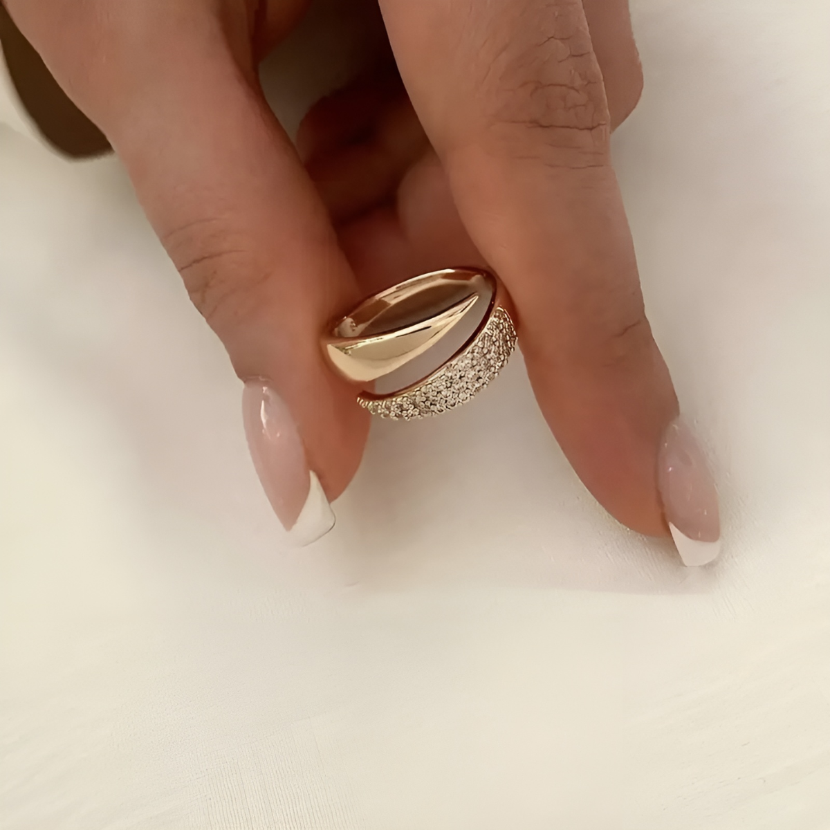 Julie™ | Elegant Haven Ring